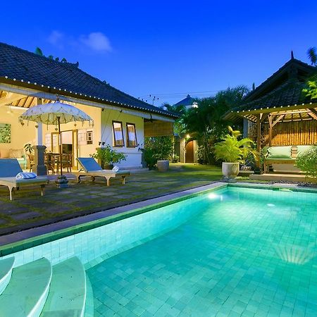 Villa Te Kawau Seminyak Esterno foto